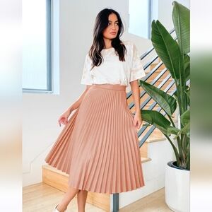 Faux leather lulus pleaded skirt, medium